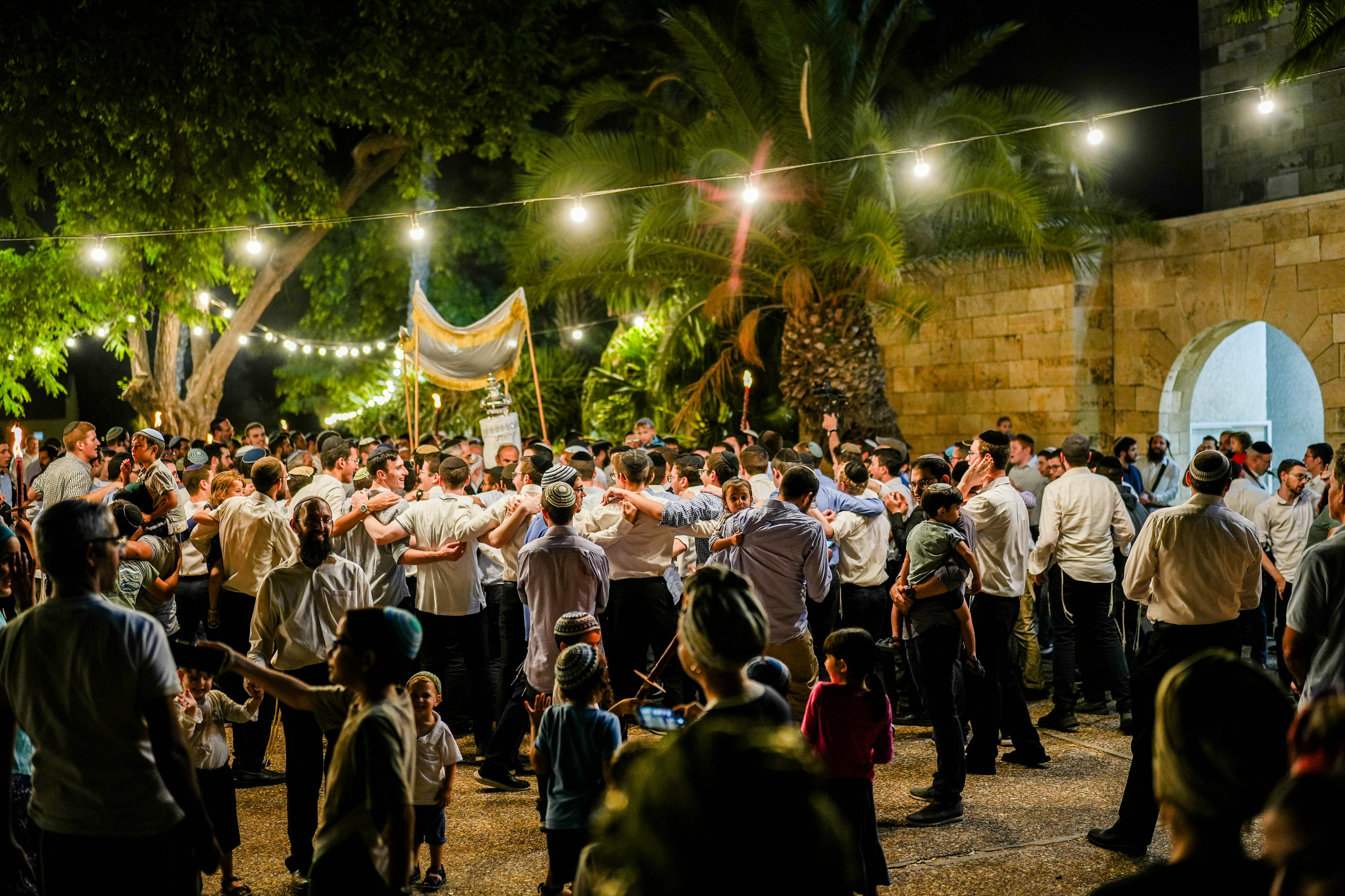 Hachnast sefer Torah - Donated by Kby alumni